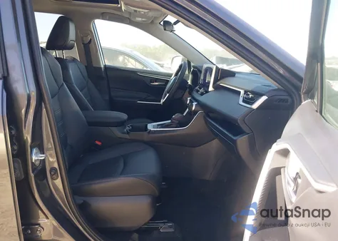 2024 Toyota Rav4 Xle Premium z USA, uszkodzony, nr VIN 2T3C1RFV9RC300924